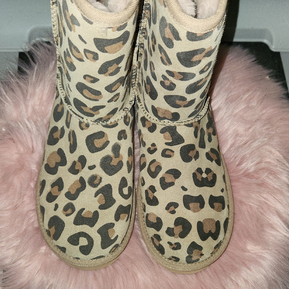 UGG Leopard Print Women's Boots Sz 7